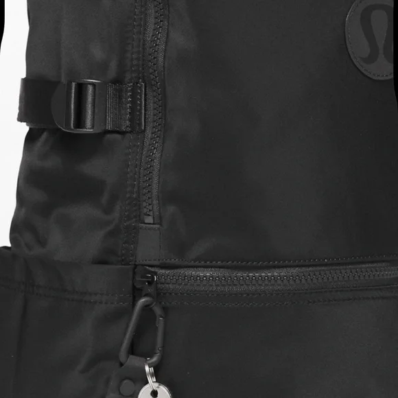 Lululemon New Crew Backpack 22L - Picture 4 of 10